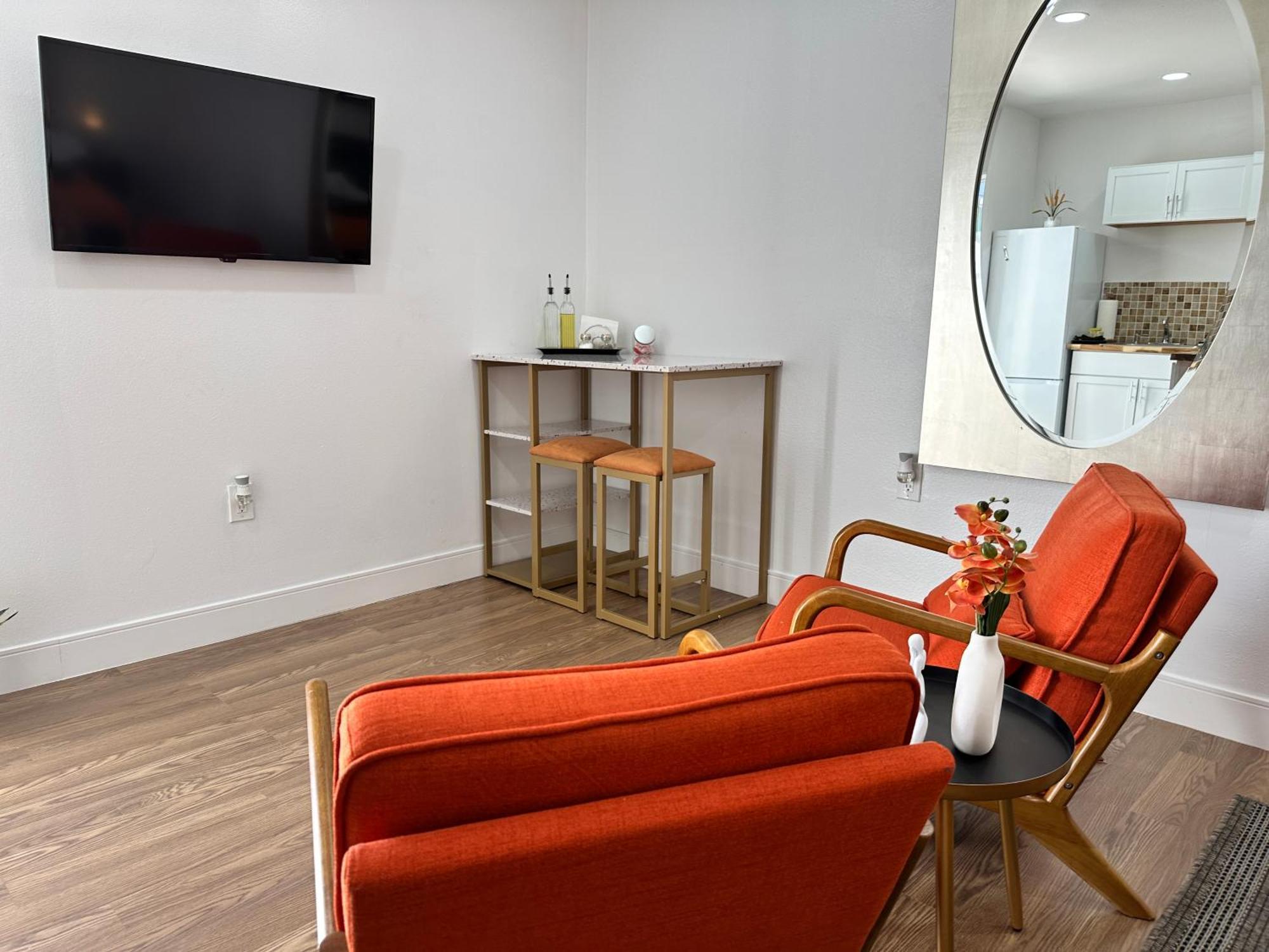 Cozy And Centric Apartment