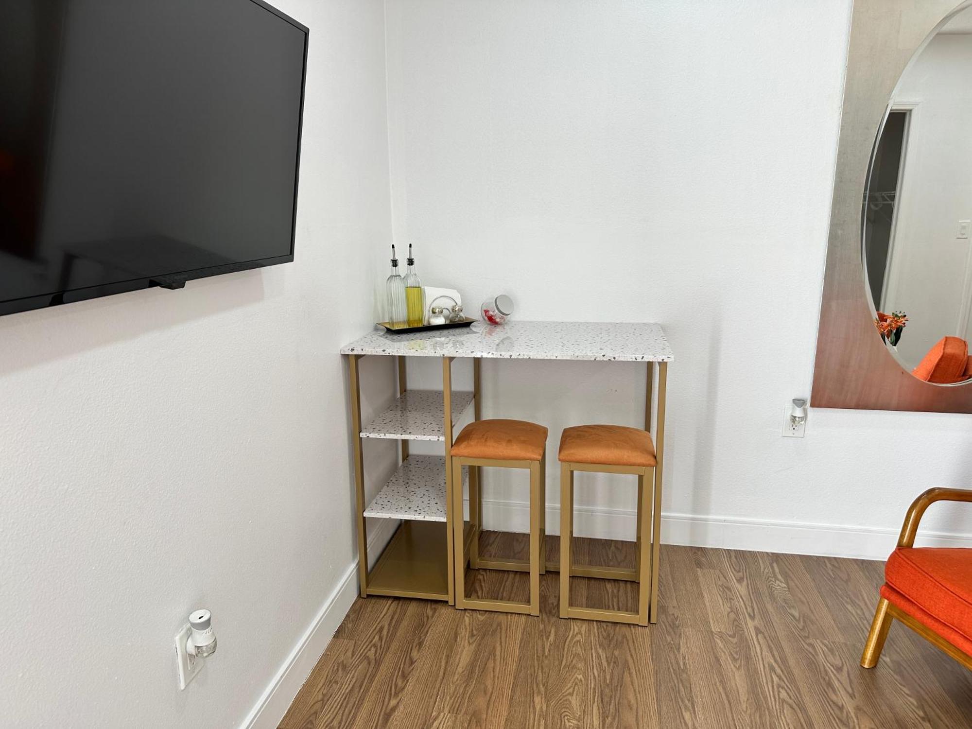 Cozy And Centric * Cape Coral